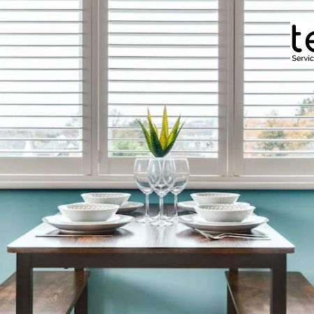 אגהאם Stylish 1 Bed Apt , Central , Pkg, Perfect For Long Stays מראה חיצוני תמונה