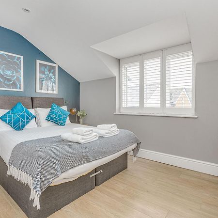 אגהאם Stylish 1 Bed Apt , Central , Pkg, Perfect For Long Stays מראה חיצוני תמונה