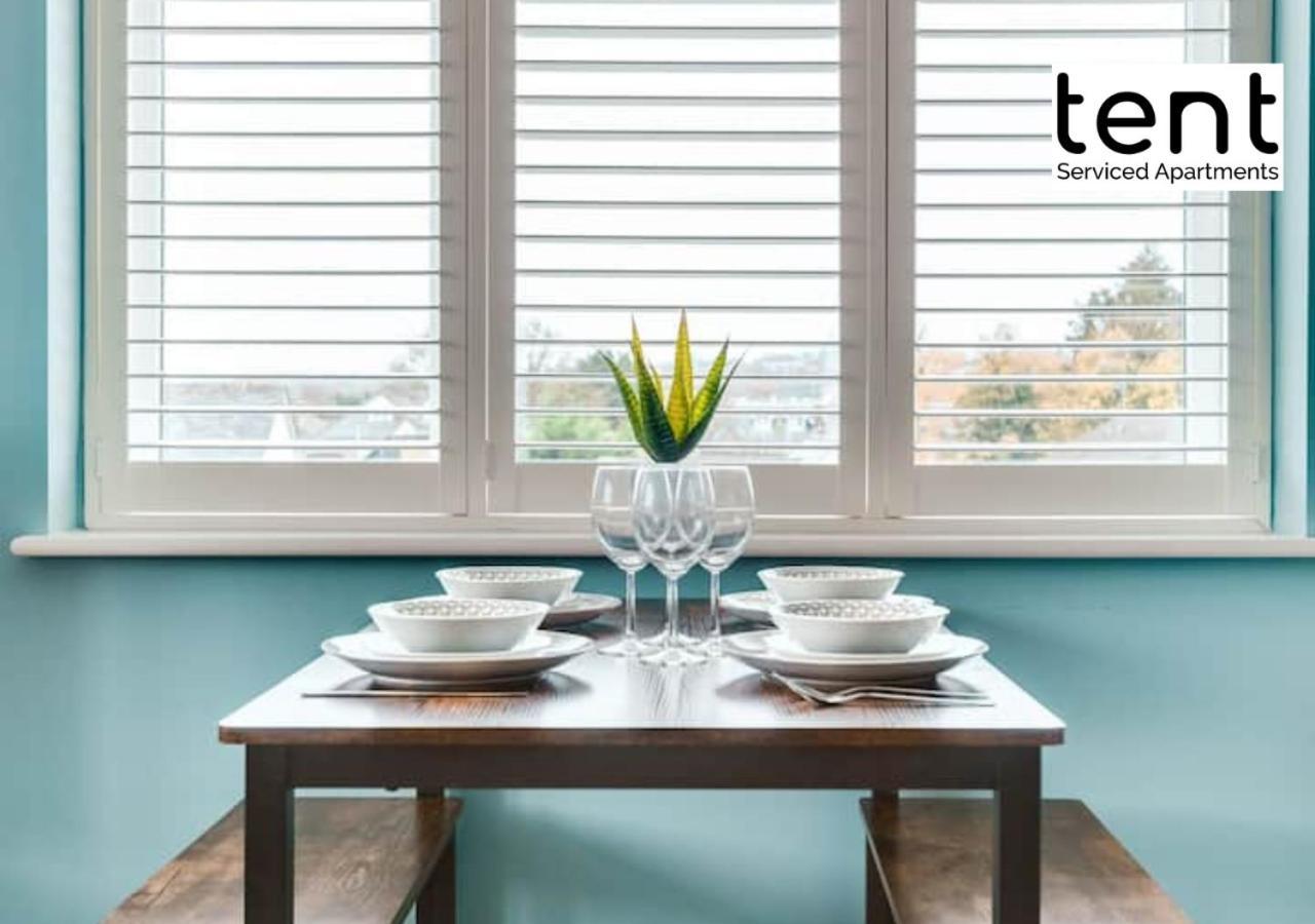אגהאם Stylish 1 Bed Apt , Central , Pkg, Perfect For Long Stays מראה חיצוני תמונה