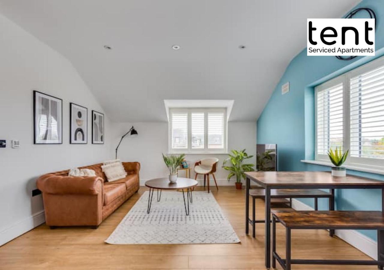 אגהאם Stylish 1 Bed Apt , Central , Pkg, Perfect For Long Stays מראה חיצוני תמונה