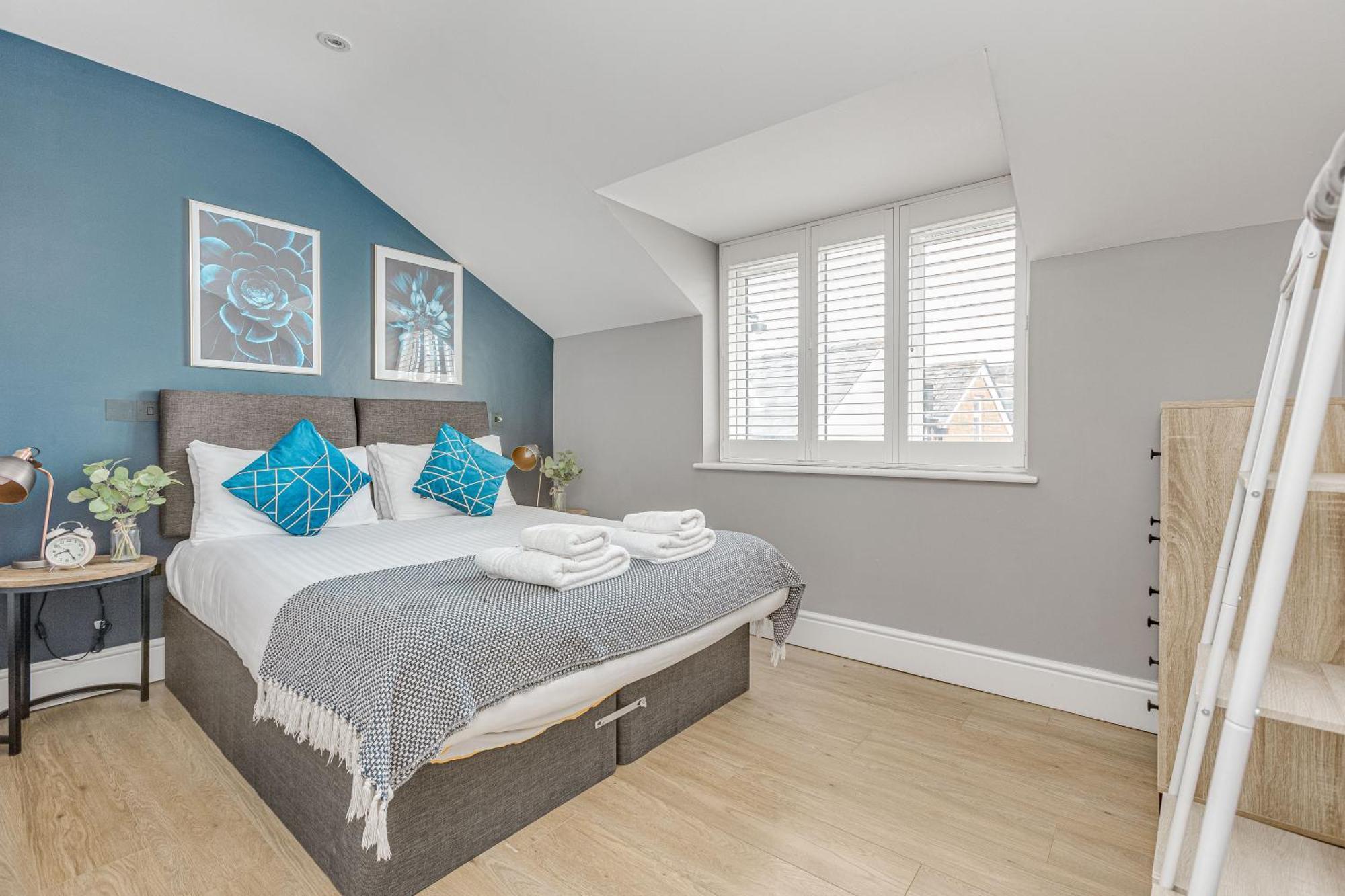 אגהאם Stylish 1 Bed Apt , Central , Pkg, Perfect For Long Stays מראה חיצוני תמונה